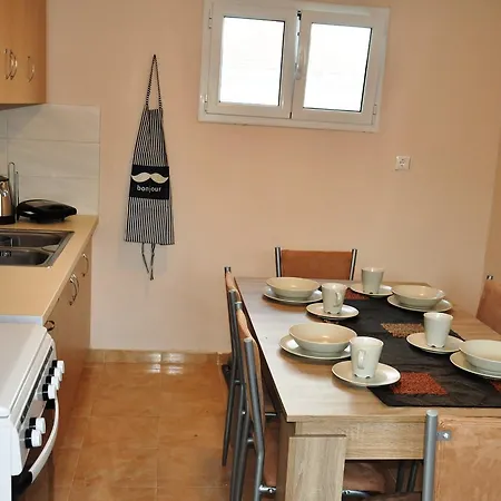 Seafront 3br & بيت للعطل
