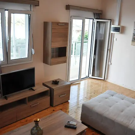 Seafront 3br & بيت للعطل *