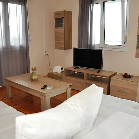 Seafront 3br & بيت للعطل *