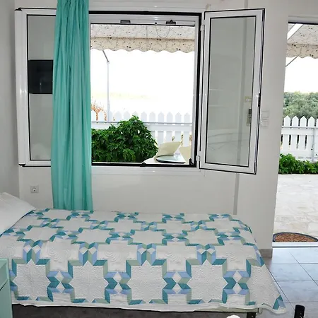 Seafront 3br &
