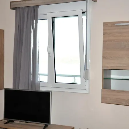 Seafront 3br & بيت للعطل نيدري