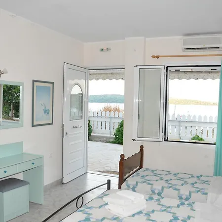 Seafront 3br & بيت للعطل نيدري