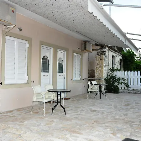 Seafront 3br & بيت للعطل نيدري