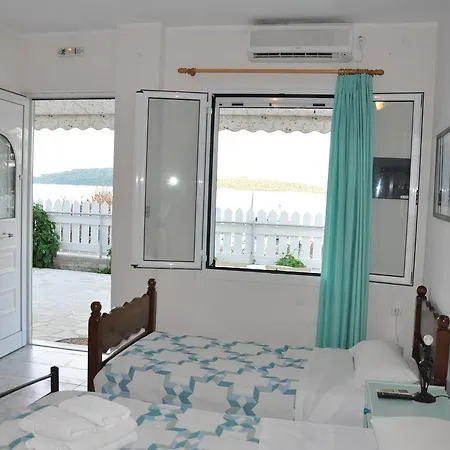 Seafront 3br & Feriehus Nydri (Lefkada)