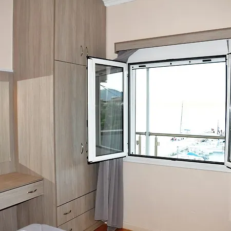 Seafront 3br & Feriehus *