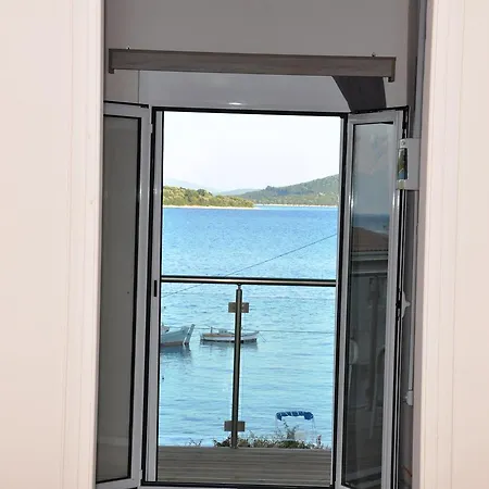 Feriehus Seafront 3br & *